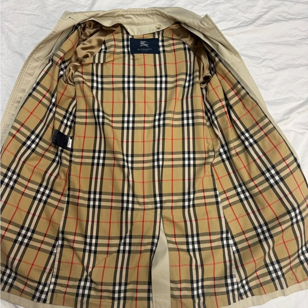 EUC Burberry Women's Beige Trench Coat Size 6 Classic Plaid Detachable Lining - Picture 16 of 16